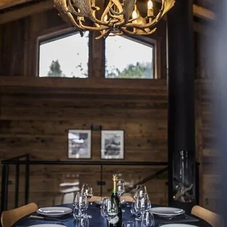 Chalet Charming Wood Luxury Chalet In Mont-blanc - Welkeys *