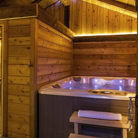 Charming Wood Luxury Chalet In Mont-blanc - Welkeys * Chamonix