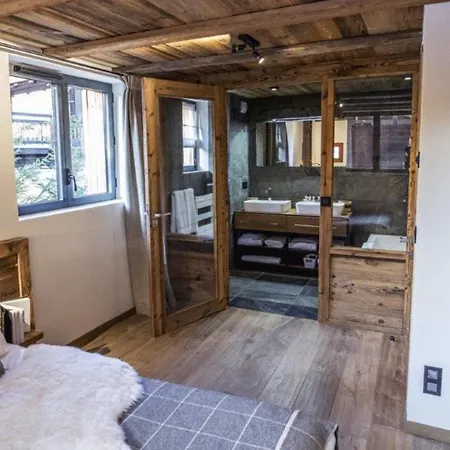 Charming Wood Luxury Chalet In Mont-blanc - Welkeys * Chamonix