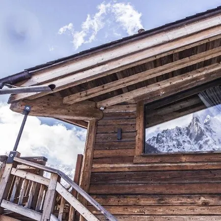 Chalet Charming Wood Luxury Chalet In Mont-blanc - Welkeys